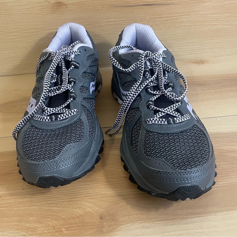 Saucony Women's Grid Escape TR 5 Charbon/Violet Running Shoes  Size 9.5 M